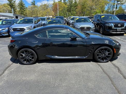 Used 2024 Toyota GR86 Premium RWD image 8