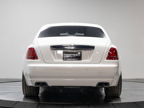 Used 2016 Rolls-Royce Ghost image 30