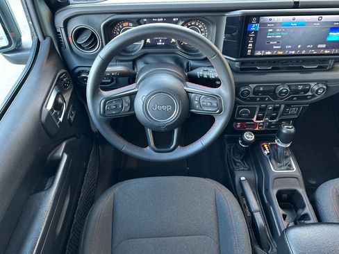 Used 2024 Jeep Wrangler Unlimited Rubicon image 17