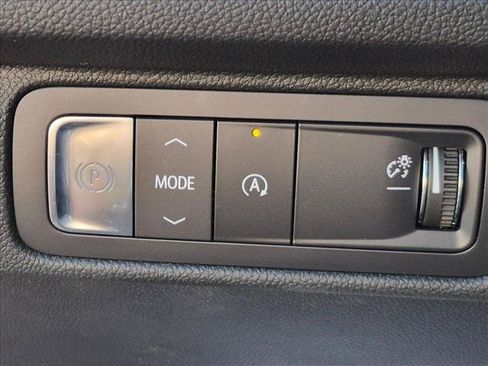 Used 2025 Chevrolet Traverse LT w/ Sun and Wheel Package FWD image 14