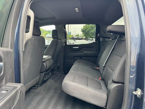 Used 2020 Chevrolet Silverado 1500 Custom w/ Custom Value Package AWD/4WD image 10