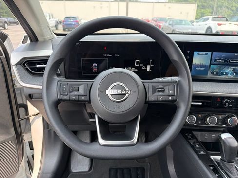 Certified 2025 Nissan Kicks SV FWD image 15