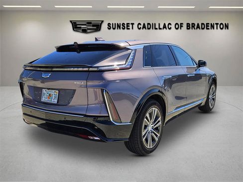 New 2025 Cadillac Lyriq Luxury image 7