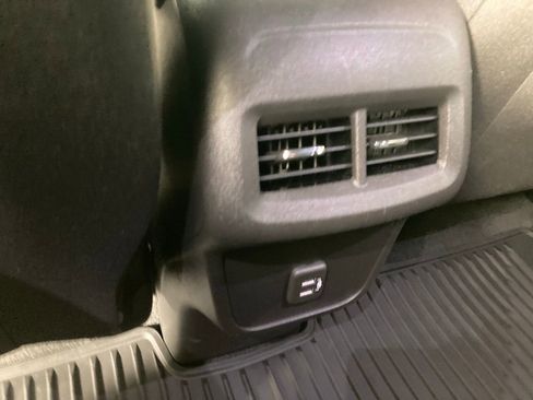 Used 2024 Chevrolet Equinox LT image 15