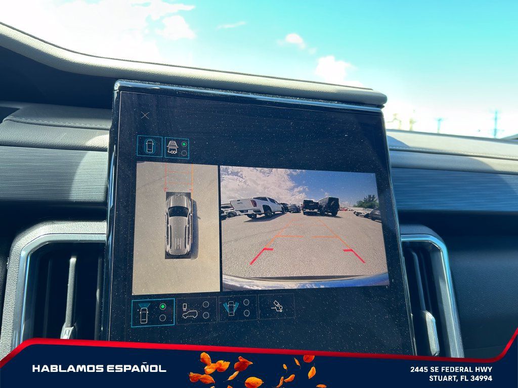 Used 2026 GMC Acadia Elevation w/ Elevation Premium Package FWD image 32