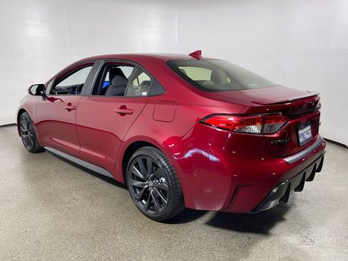 Certified 2026 Toyota Corolla SE w/ SE Package FWD image 5