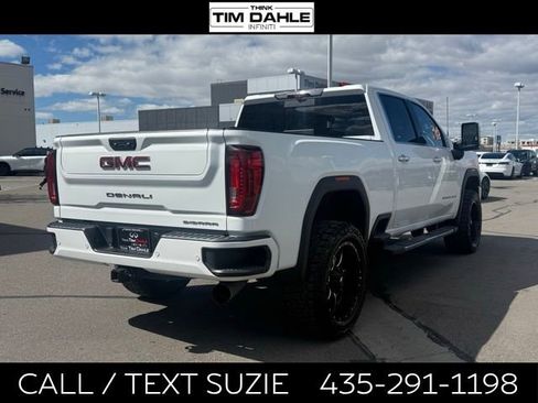 Used 2022 GMC Sierra 3500 Denali w/ Denali Ultimate Package AWD/4WD image 9