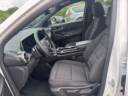 Used 2025 Chevrolet Equinox LT FWD image 28
