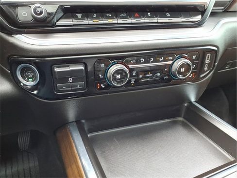 Used 2024 Chevrolet Silverado 2500 High Country w/ High Country Premium Package image 25