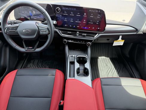 New 2026 Chevrolet Equinox EV RS FWD image 10