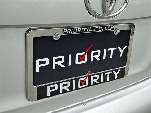 Used 2013 Toyota Camry LE image 30