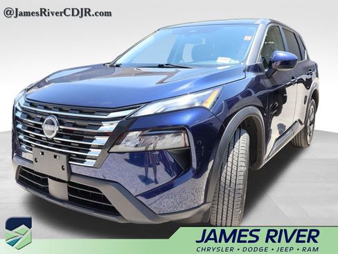 Used 2025 Nissan Rogue SV AWD/4WD image 1