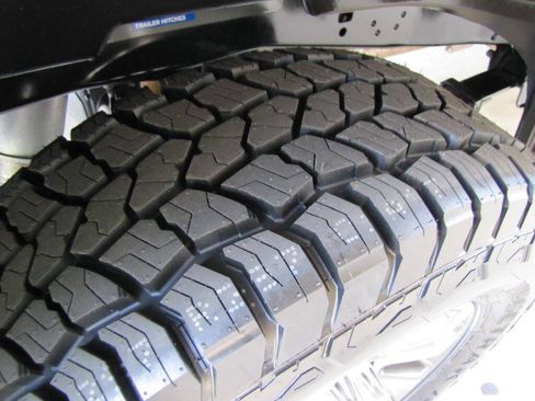 Used 2022 Ford F250 Lariat w/ Lariat Value Package image 32