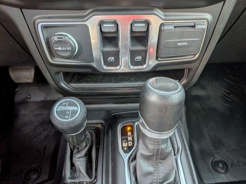 Used 2023 Jeep Wrangler Sport AWD/4WD image 23