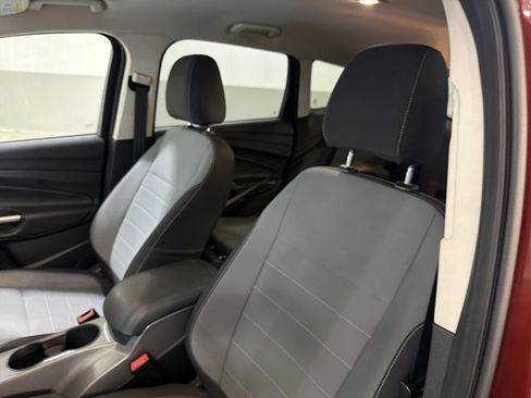 Used 2016 Ford Escape SE w/ Equipment Group 201A FWD image 5