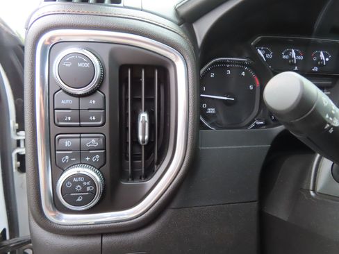 Used 2022 GMC Sierra 2500 AT4 w/ Gooseneck/5TH Wheel Package image 32