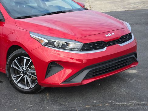 Used 2024 Kia Forte LXS image 2