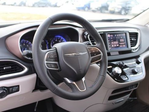 Used 2024 Chrysler Voyager LX image 16