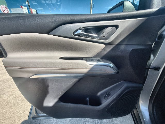 Used 2026 Chevrolet Traverse LT w/ Driver Confidence Package FWD image 21