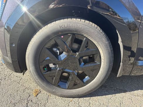 New 2026 Kia EV9 Land w/ Nightfall Edition Package AWD/4WD image 9