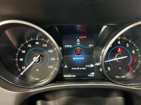 Used 2018 Jaguar F-PACE Premium image 29