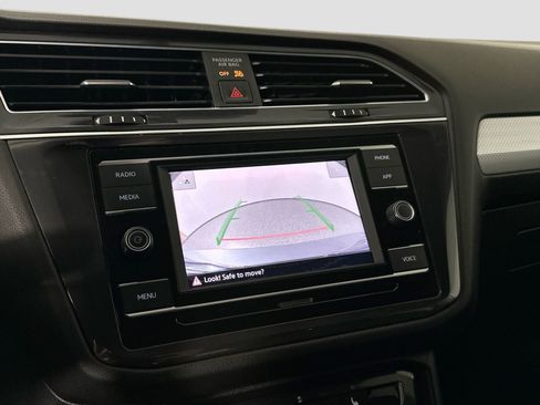 Certified 2022 Volkswagen Tiguan S image 11
