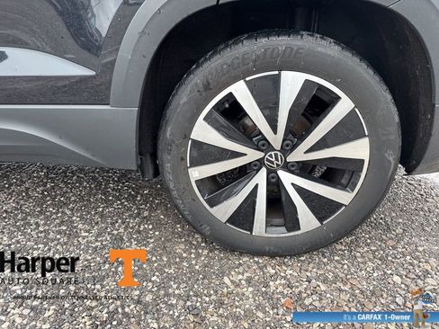 Used 2023 Volkswagen Taos SE w/ Panoramic Sunroof Package image 20