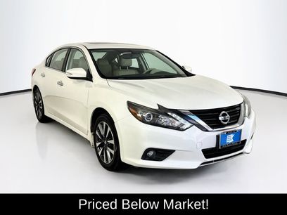 Used 2017 Nissan Altima 2.5 SL w/ 2.5 Technology Package
