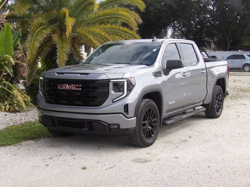 Used 2025 GMC Sierra 1500 Elevation image 2