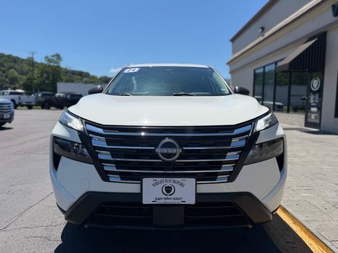 Used 2024 Nissan Rogue S FWD image 7