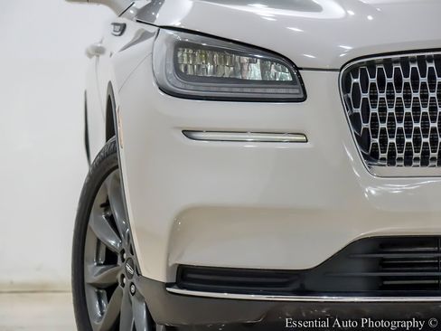 Used 2021 Lincoln Corsair Base AWD w/ Premium Package image 6