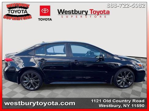 Used 2025 Toyota Corolla SE w/ Convenience Package FWD image 6