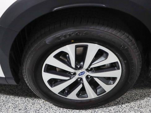 Used 2024 Subaru Outback Premium AWD/4WD image 11