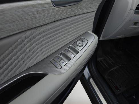 Used 2024 Hyundai Palisade Calligraphy image 23