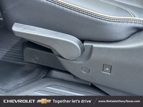 Used 2025 Chevrolet Traverse High Country AWD/4WD image 31