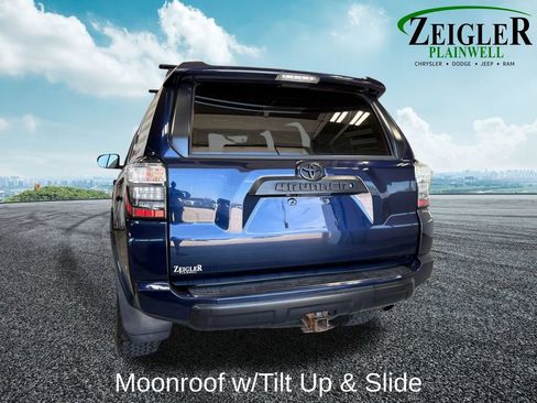 Used 2018 Toyota 4Runner TRD Off-Road Premium AWD/4WD image 4