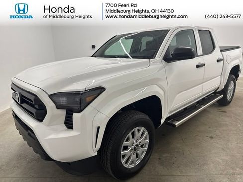 Used 2025 Toyota Tacoma SR AWD/4WD image 1