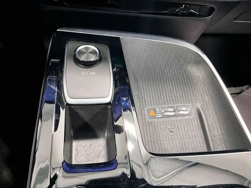 Used 2025 Buick Enclave Preferred FWD image 32