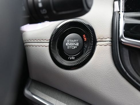 Used 2022 Jeep Compass Limited image 27