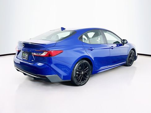 Used 2025 Toyota Camry SE image 9