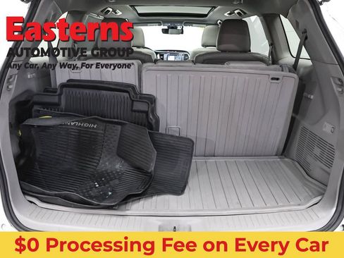 Used 2017 Toyota Highlander Limited Platinum AWD/4WD image 9