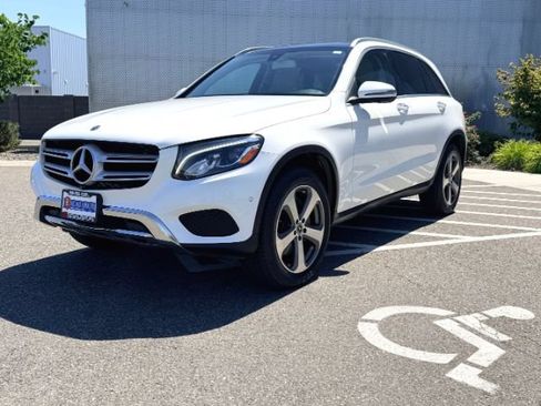 Used 2019 Mercedes-Benz GLC 300 4MATIC image 4