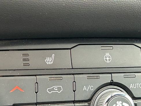 Used 2025 Dodge Durango GT AWD/4WD image 16