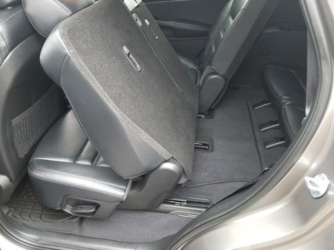 Used 2017 Kia Sorento EX w/ EX V6 Premium Package image 16