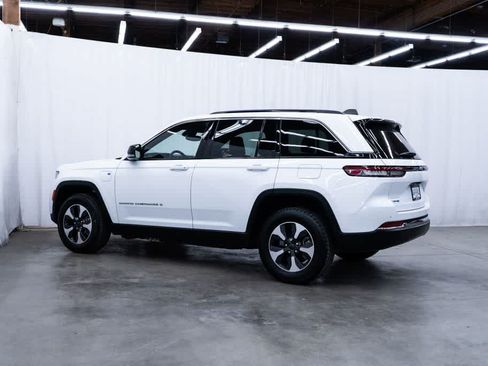 Used 2024 Jeep Grand Cherokee Limited 4xe AWD/4WD image 4