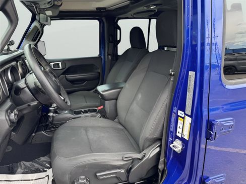 Used 2018 Jeep Wrangler Unlimited Sport image 13