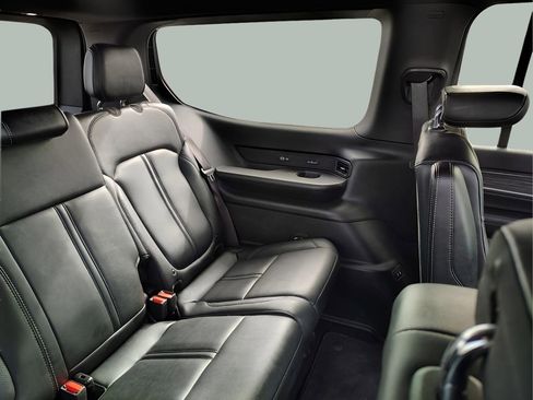 Used 2022 Jeep Wagoneer Series III w/ Flexible Seating Group AWD/4WD image 31