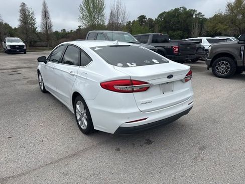 Used 2020 Ford Fusion SE image 7