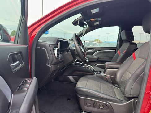 Used 2023 Chevrolet Colorado Z71 w/ Z71 Convenience Package 2 AWD/4WD image 12