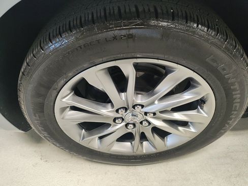 Certified 2024 Buick Enclave Avenir image 19